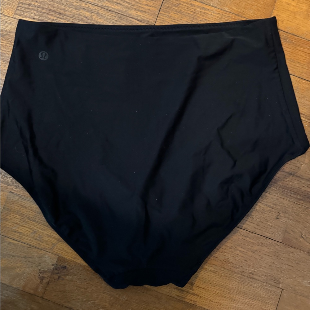Lululemon black swim bottoms.  Full coverage size XL like new
